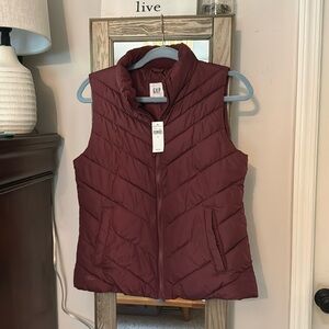 Gap maroon puffer vest size small